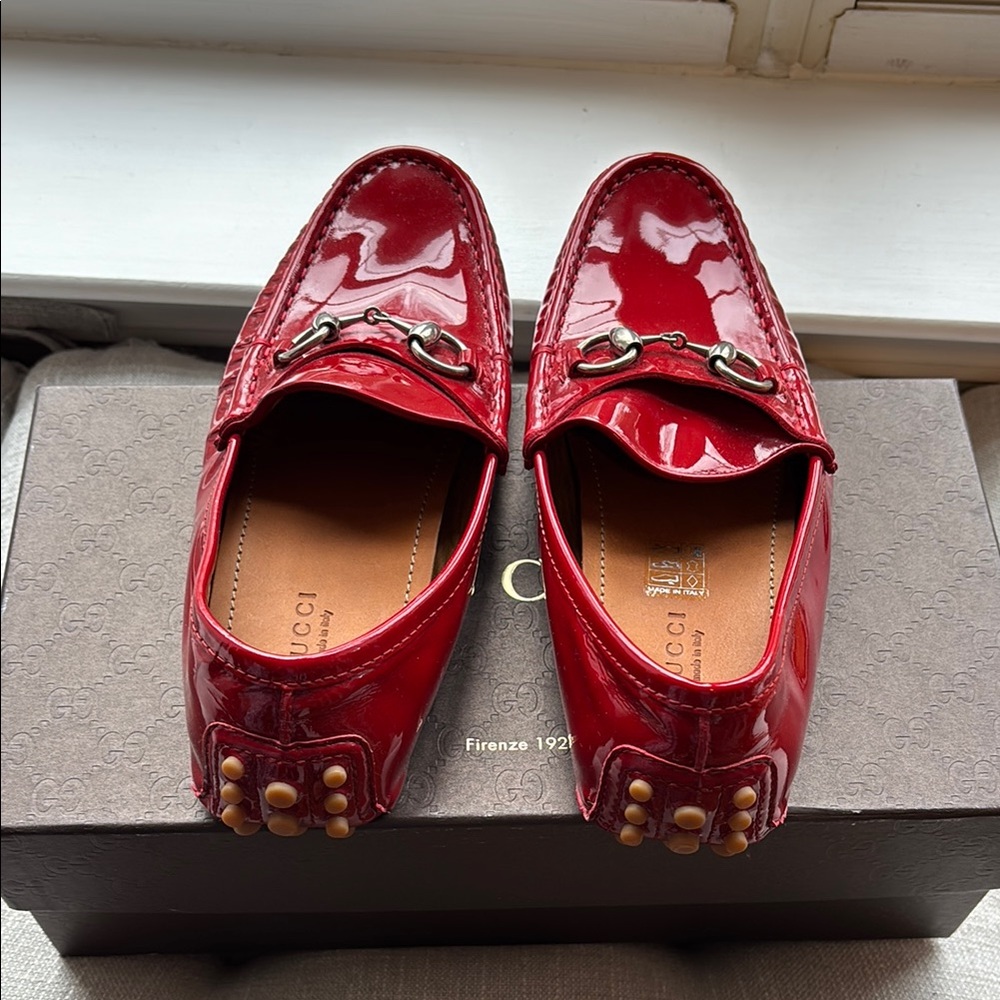 Gucci Red Loafers with Horsebit Detail - Picture 4 of 9
